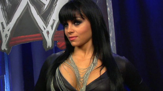 http://www.wwe.com/f/article/image/2011/09/20110923_wwe.com_exclusives_aksana_c.jpg