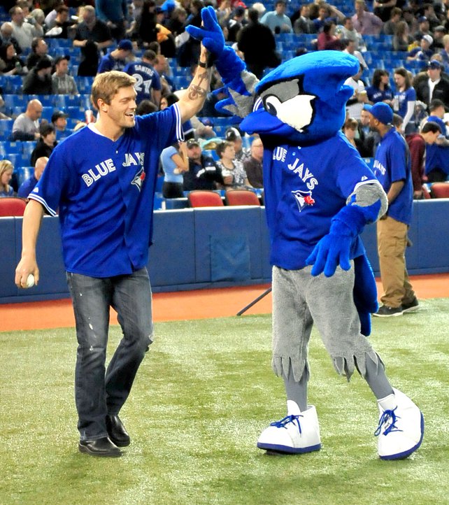 02_Edge_Blue_Jays.jpg