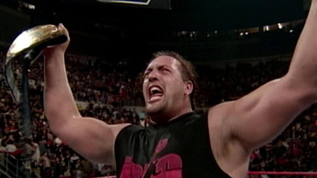 19991114_bigshow_tripleh_rock.jpg