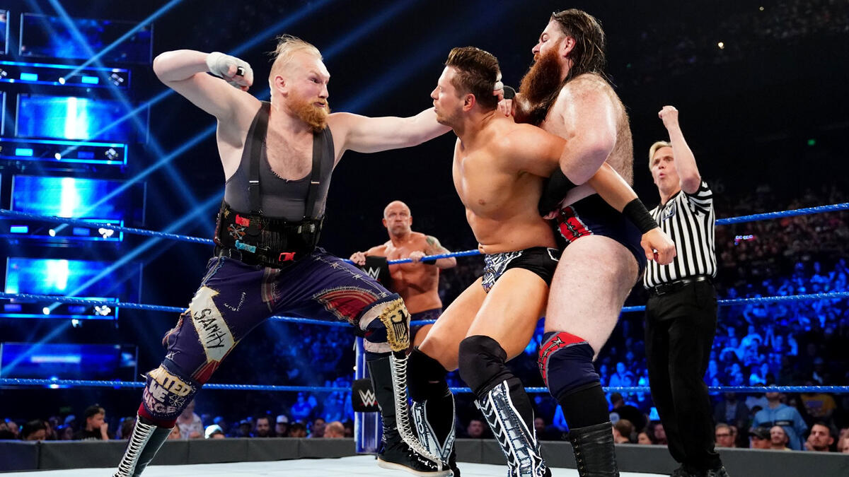 The Miz Vs SAnitY Falls Count Anywhere 1 On 3 Handicap Match Photos