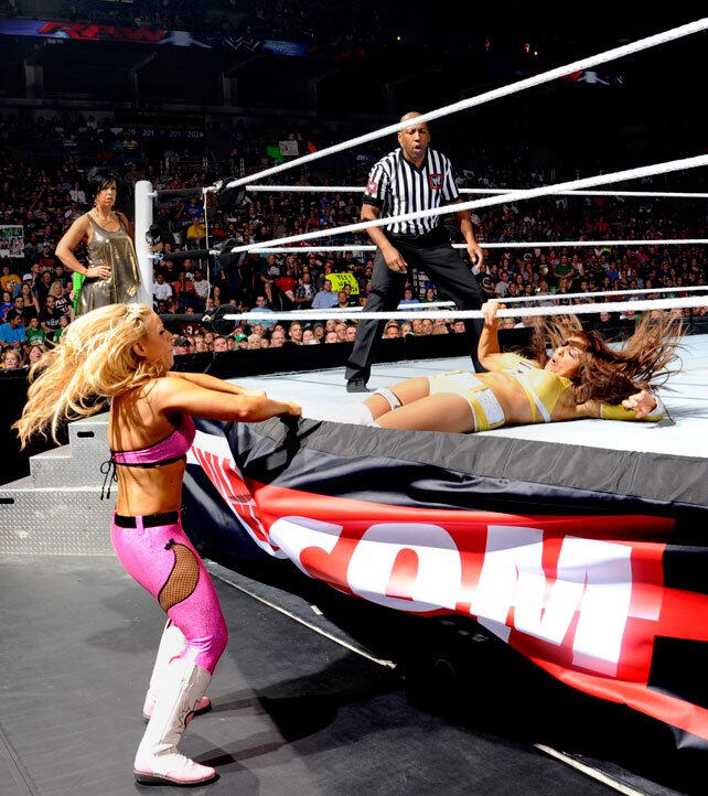 Layla Vs Natalya Photos Wwe