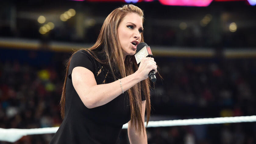 Stephanie McMahon está terminando sua biografia