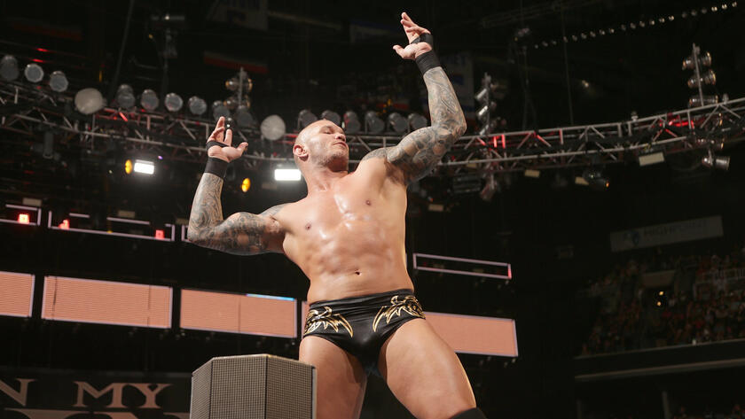 Randy Orton zomba de Brock Lesnar após ataque no SummerSlam