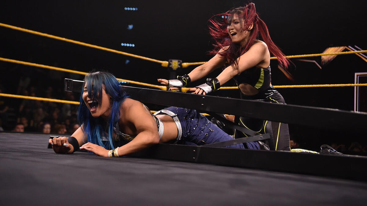 Mia Yim Vs Io Shirai Womens Wargames Advantage Ladder Match Wwe