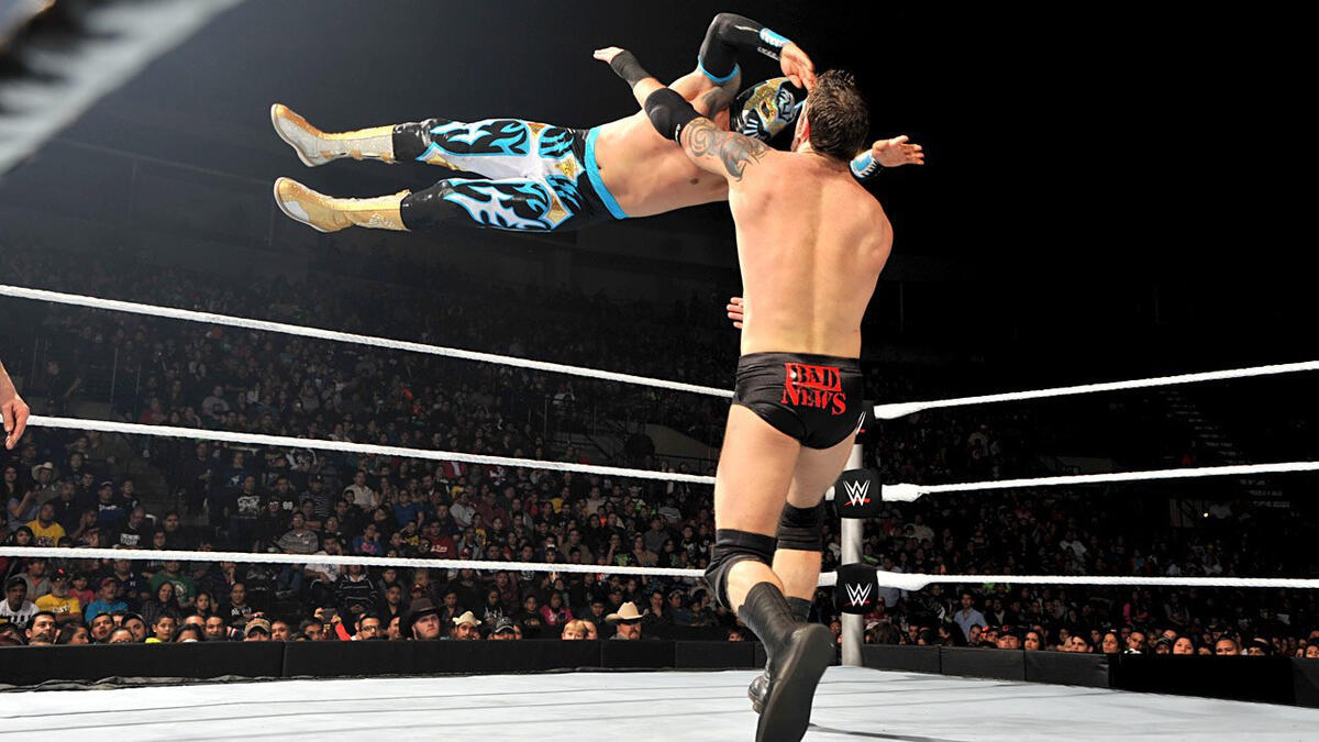 Sin Cara Vs Bad News Barrett Photos Wwe