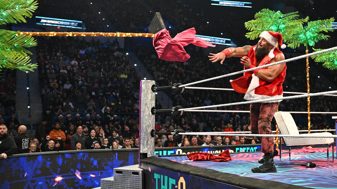 Braun Strowman throws trees at Carmelo Hayes: SmackDown highlights, Dec. 20, 2024