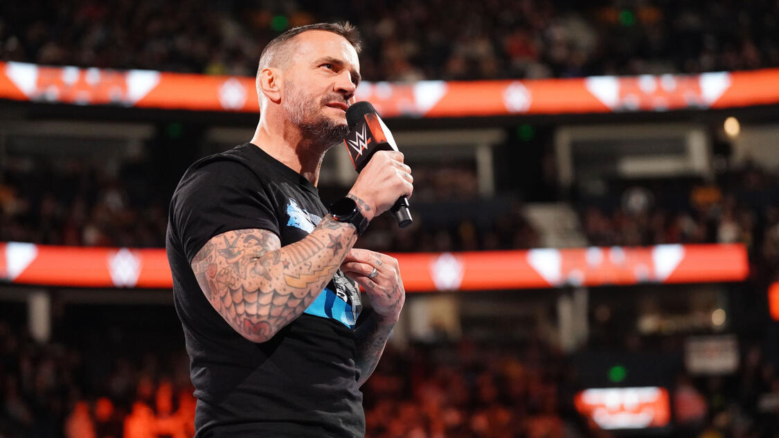 Cm Punk Returns To Monday Night Raw In His Hometown Of Chicago On March