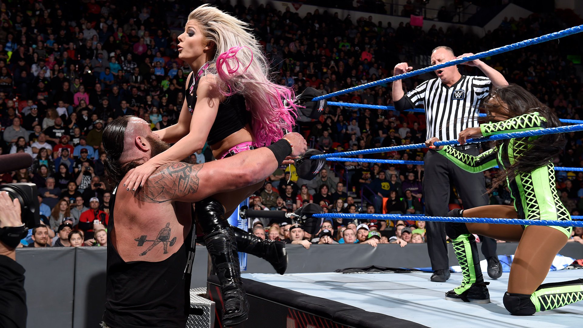 Naomi Causes An Awkward Moment Between Braun Strowman Alexa Bliss