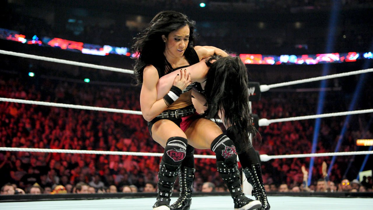 Paige vs. AJ Lee - Divas Championship Match: Raw, April 7, 2014 | WWE