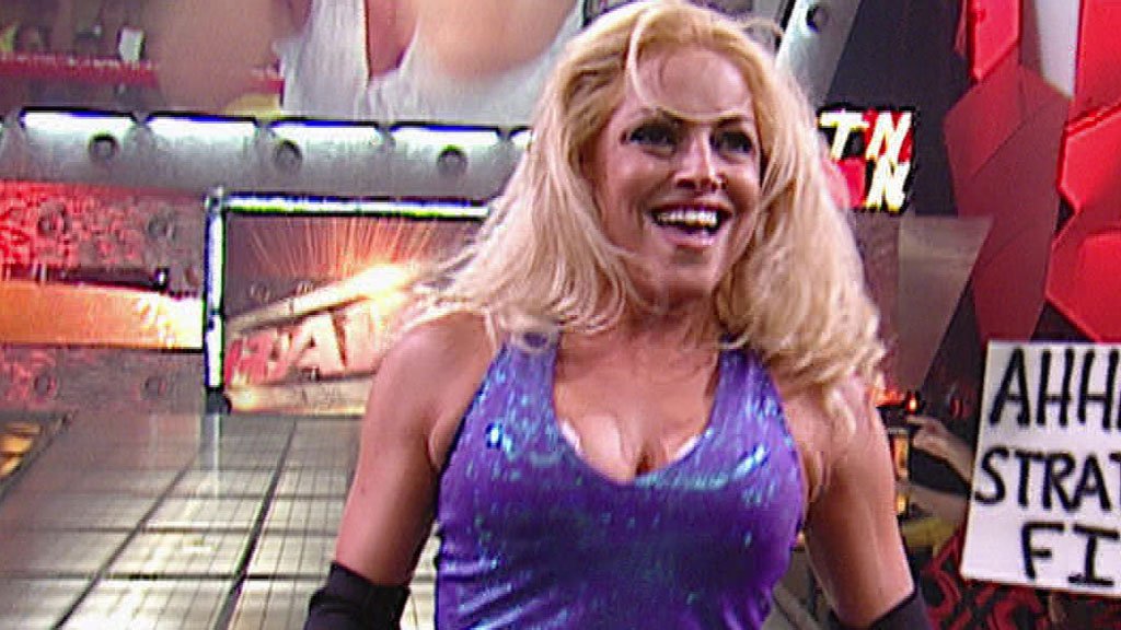 How WWE Legend Trish Stratus Doing After Recent Health Scare? 2