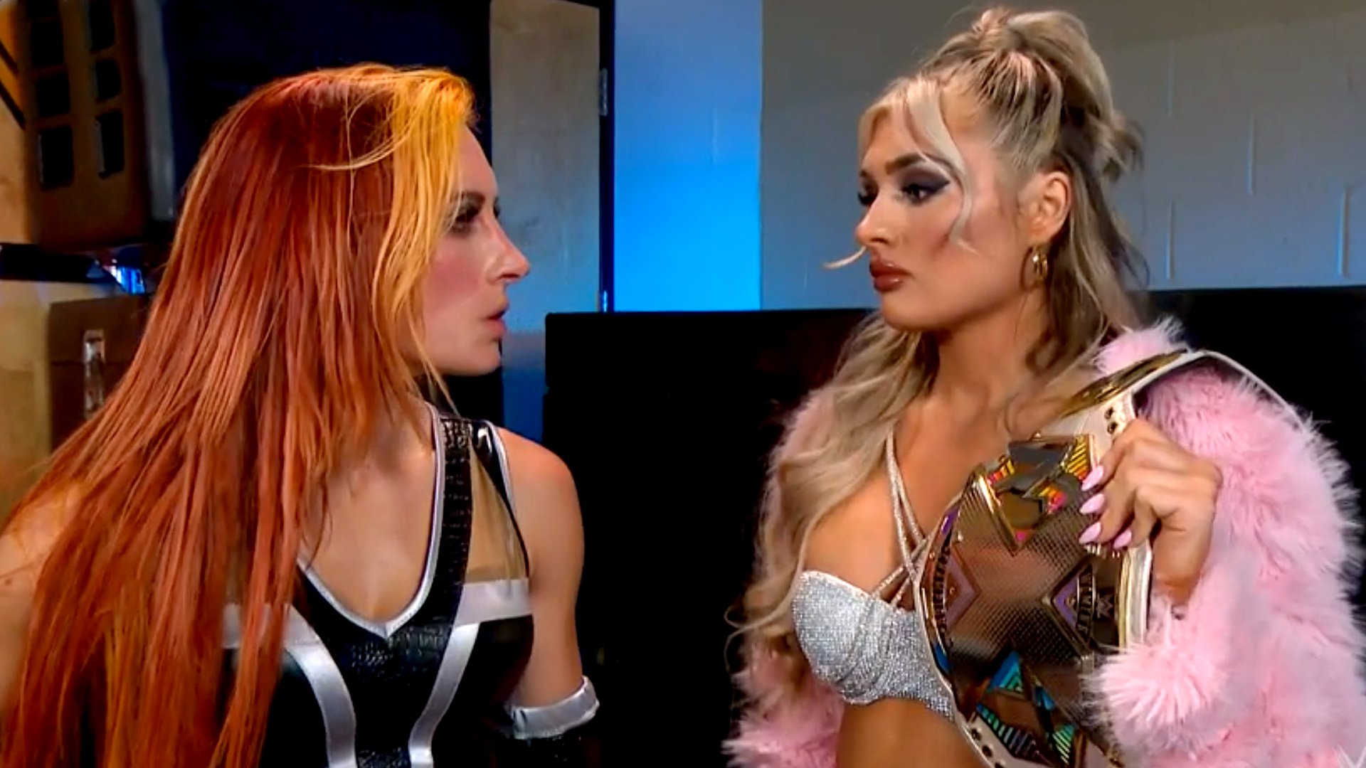 Becky Lynch will face Trish Stratus in a Steel Cage Match at Payback :  r/TheSpotlightNews_com