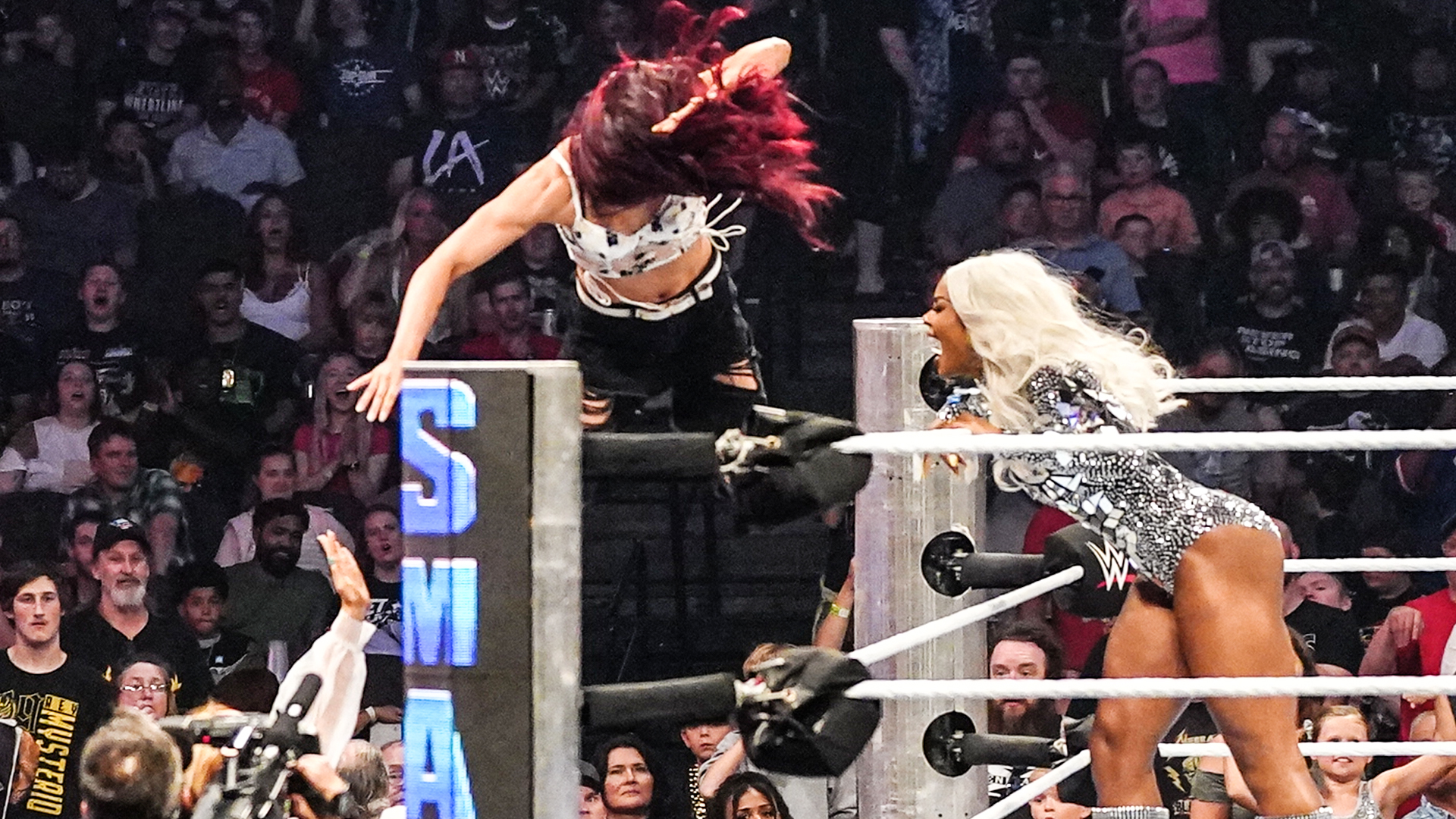 Bianca Belair & Jade Cargill throw Alba Fyre & Isla Dawn out of the ring:  SmackDown, July 26, 2024