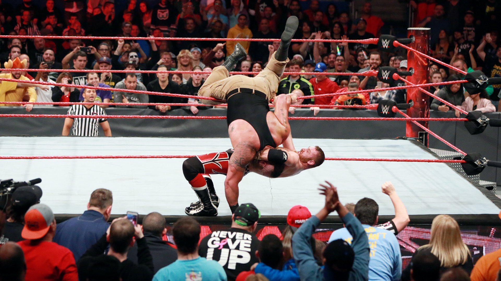 Braun Strowman won a Battle Royal to qualify for the 5-on-5 Traditional ...