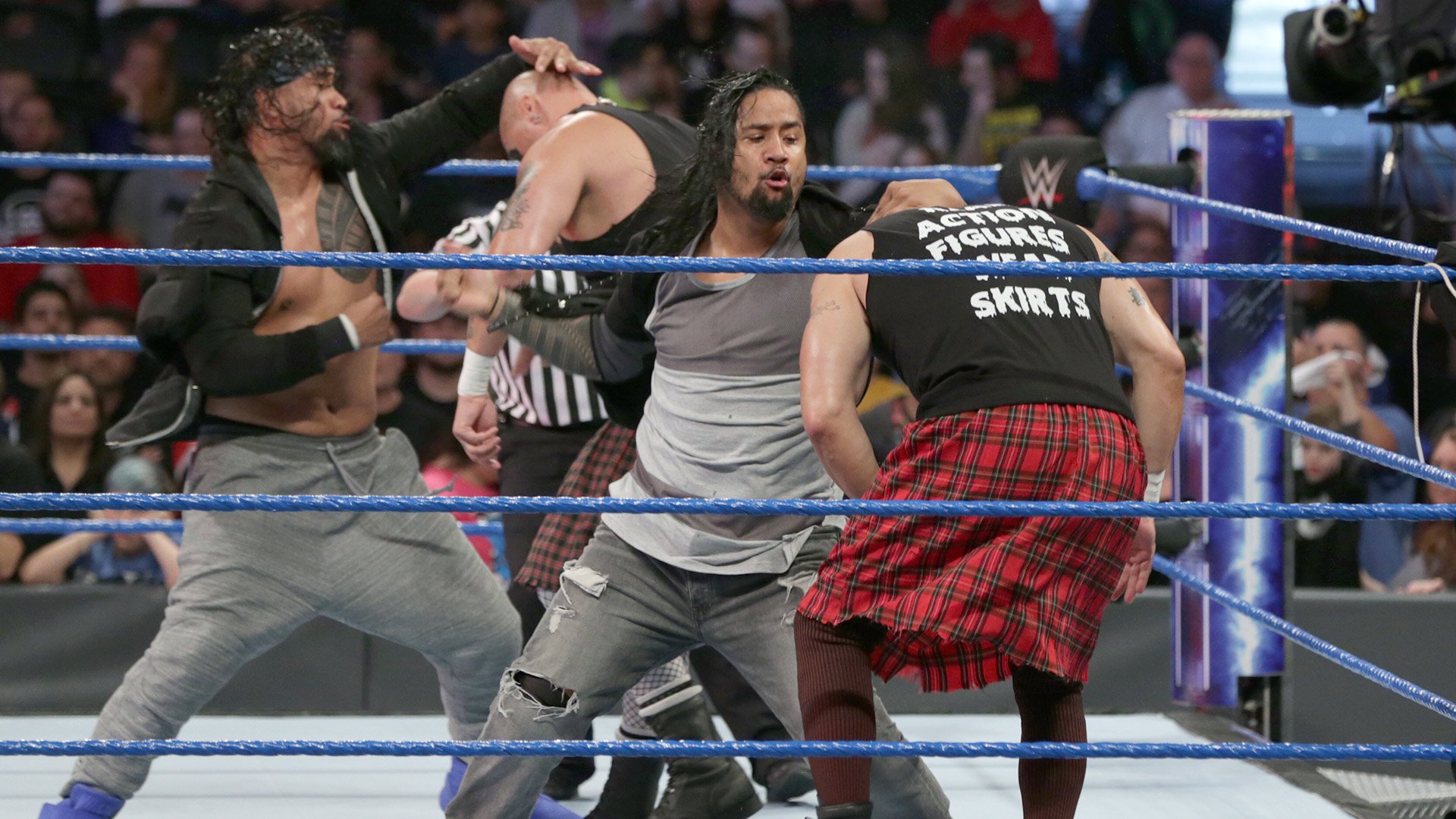 The Usos Def The Headbangers In A Smackdown Live 10 On 10 Traditional Survivor Series Tag Team 9164