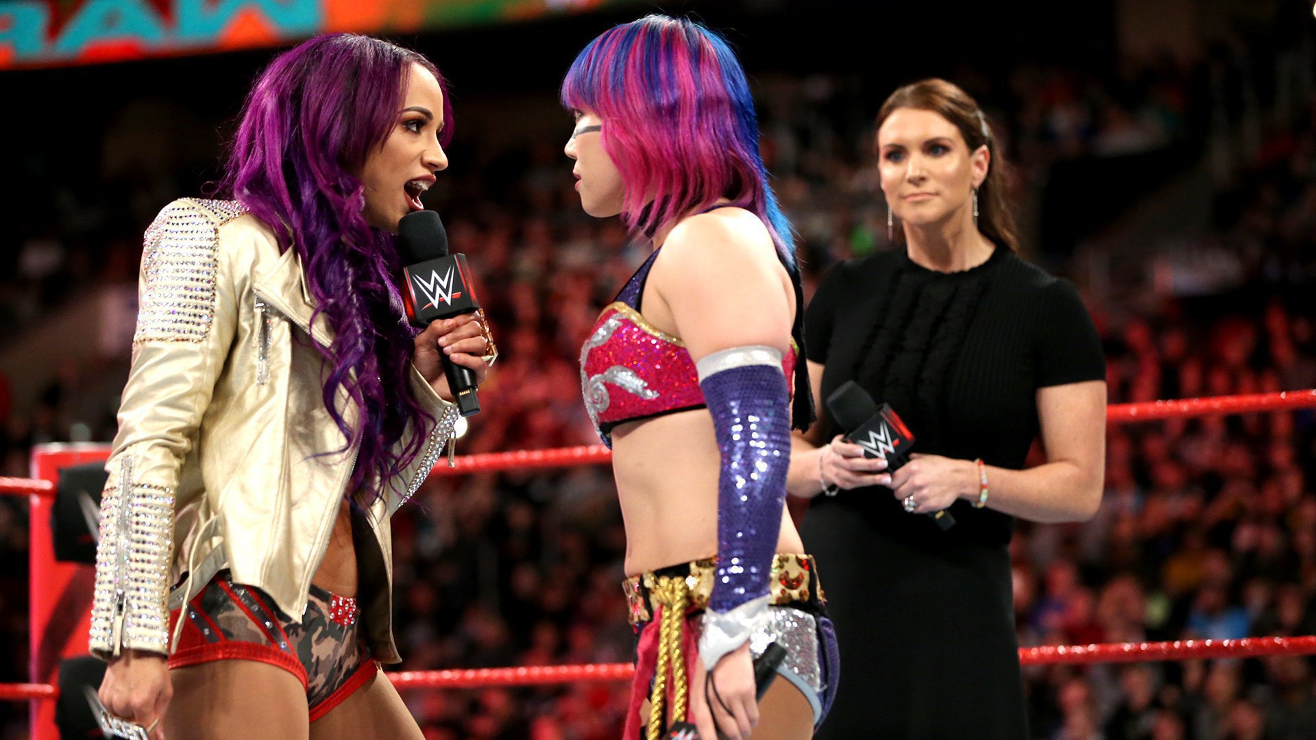 Sasha Banks confronted Asuka | WWE