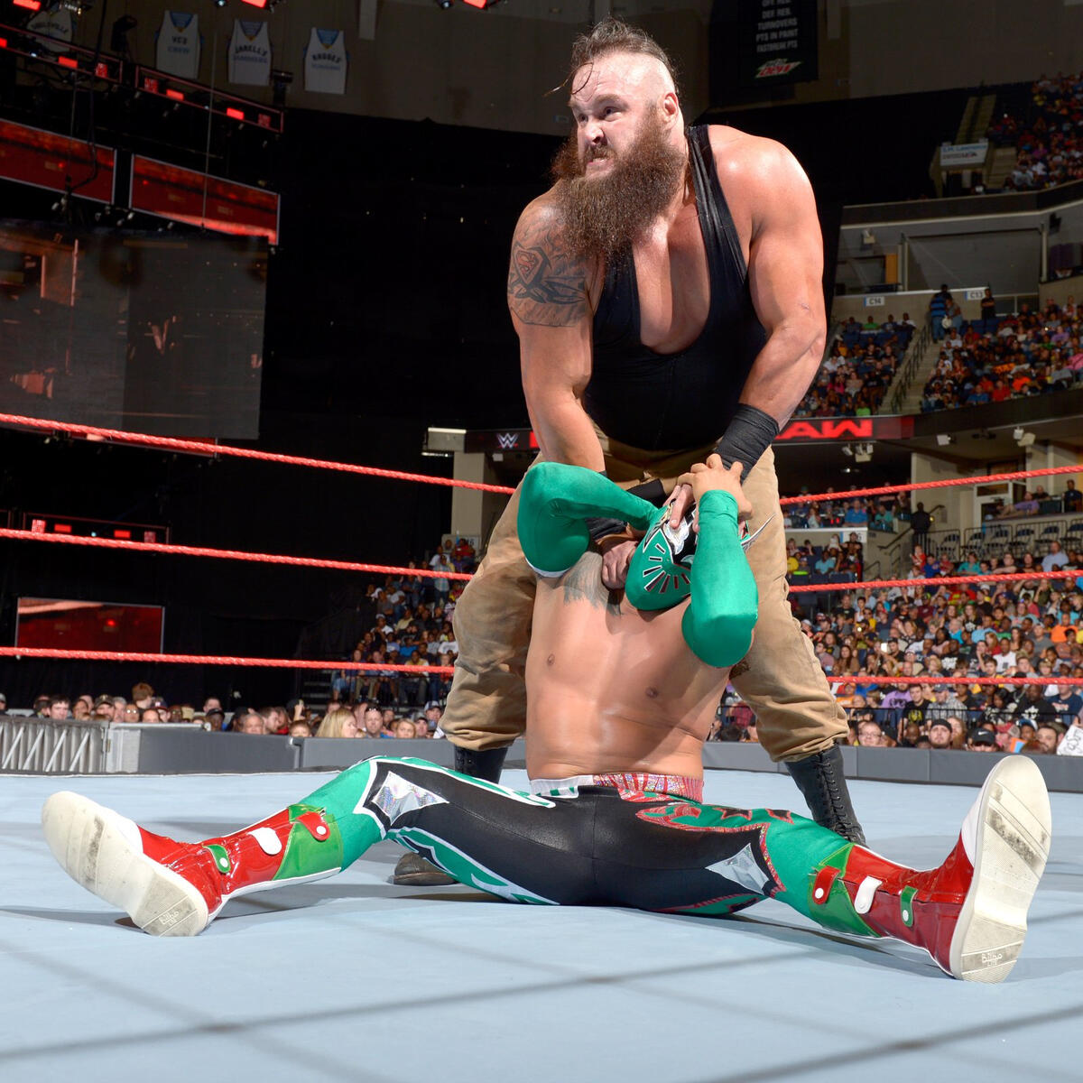 Sin Cara vs. Braun Strowman: photos | WWE