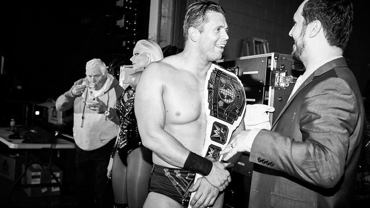 Behind the Scenes at Survivor Series 2016: photos