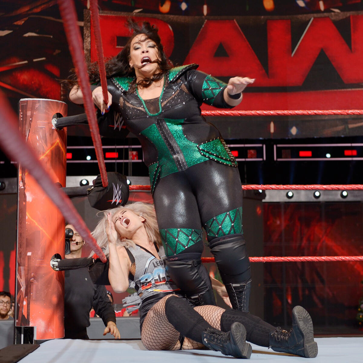 Nia Jax vs. Scarlett: photos | WWE