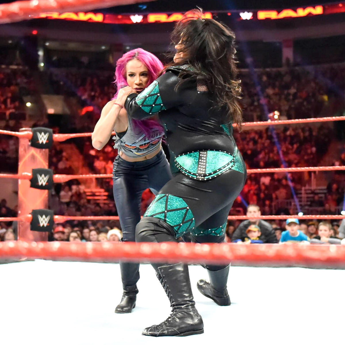 Nia Jax demolishes Sasha Banks: photos | WWE