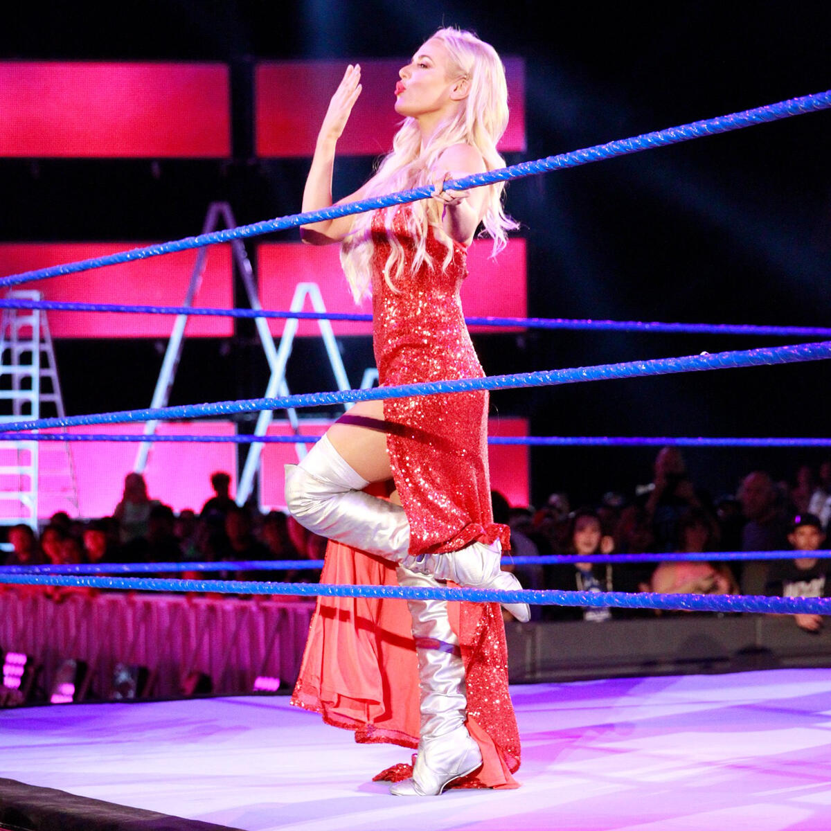 SmackDown Womens Champion Naomi vs. Lana – SmackDown Womens Title Match:  photos | WWE