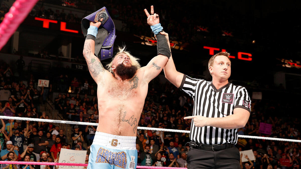 .... and reclaims the WWE Cruiserweight Championship!