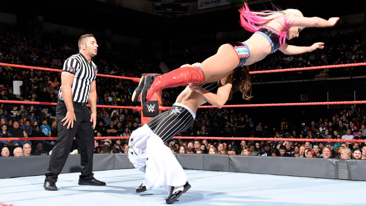 Alexa Bliss Vs Mickie James Raw Women’s Championship Match Photos Wwe