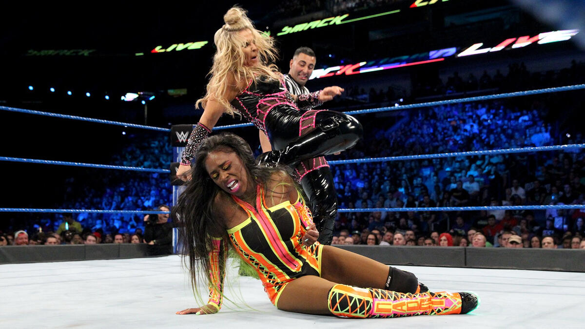 Naomi Vs Natalya Photos Wwe 2944