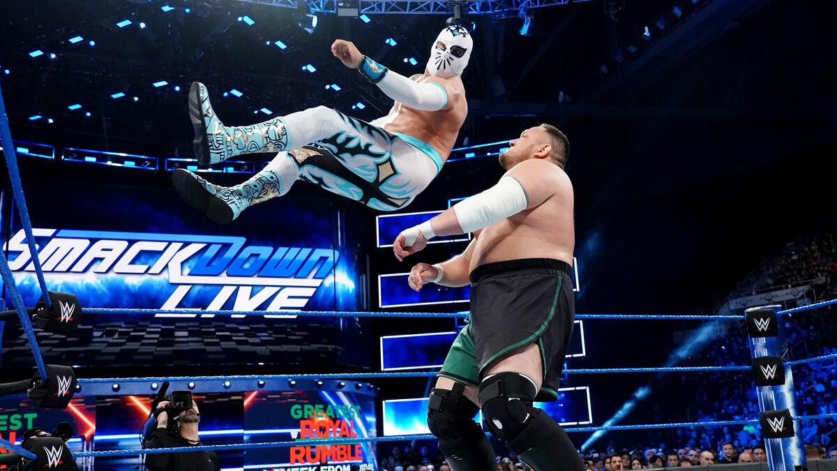 Samoa Joe debuts on SmackDown LIVE in the Superstar Shake-up: photos | WWE