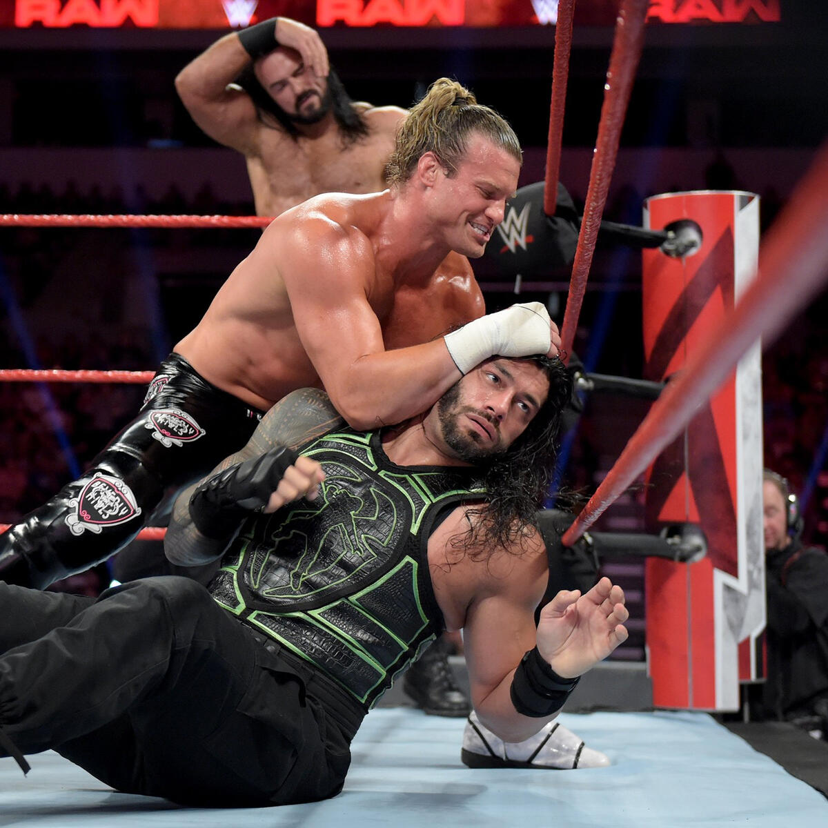 Roman Reigns & Seth Rollins vs. Dolph Ziggler & Drew McIntyre: photos | WWE