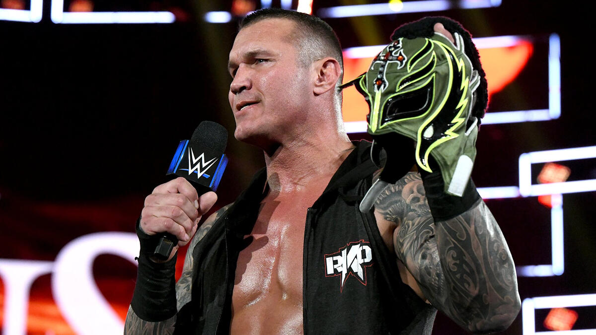 Randy Orton Attacks An Injured Rey Mysterio Photos Wwe