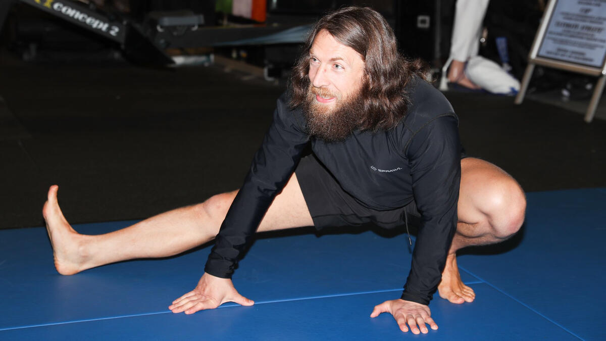 Becky Lynch and Daniel Bryan work out with John Kavanagh in Dublin,  Ireland, May 2019 photos: | WWE