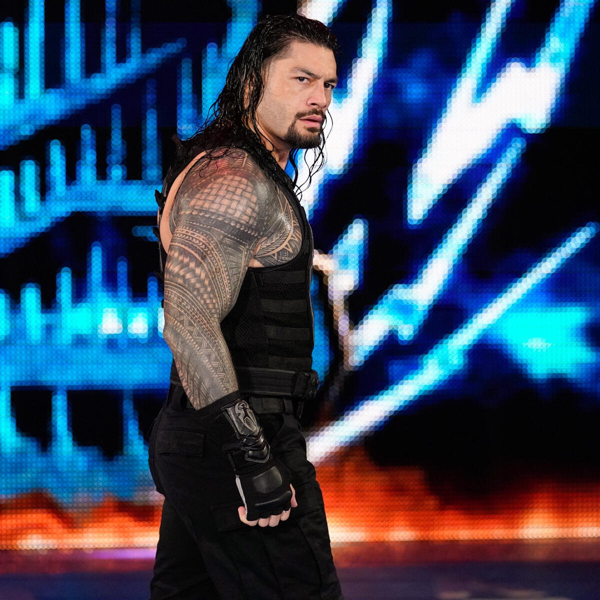 Roman Reigns & R-Truth vs. Drew McIntyre & Elias: photos | WWE