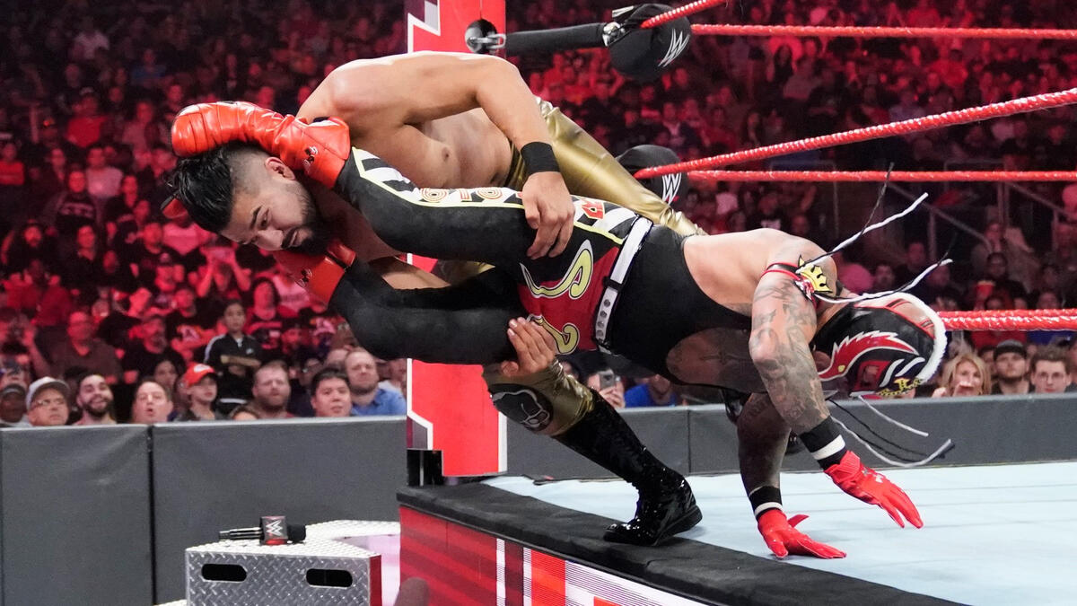 Rey Mysterio Vs. Andrade – 2-out-of-3 Falls Match: Photos | WWE