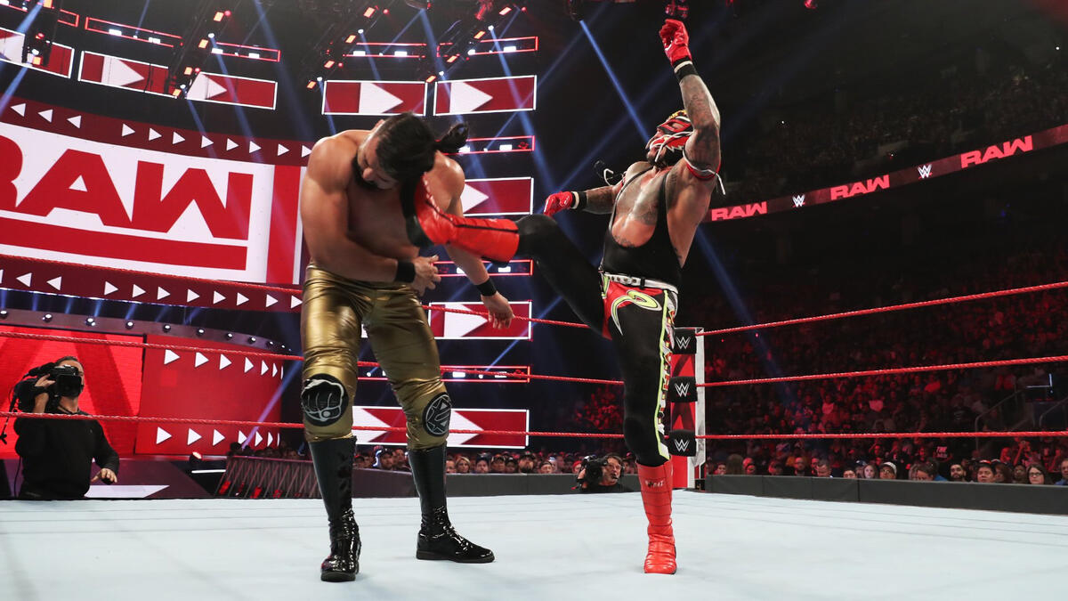 Rey Mysterio Vs. Andrade – 2-out-of-3 Falls Match: Photos | WWE