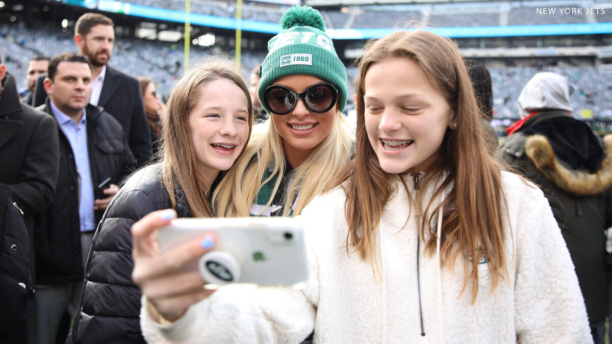 Big Show, Mandy Rose and Mick Foley celebrate Kids Day with the New York  Jets: photos