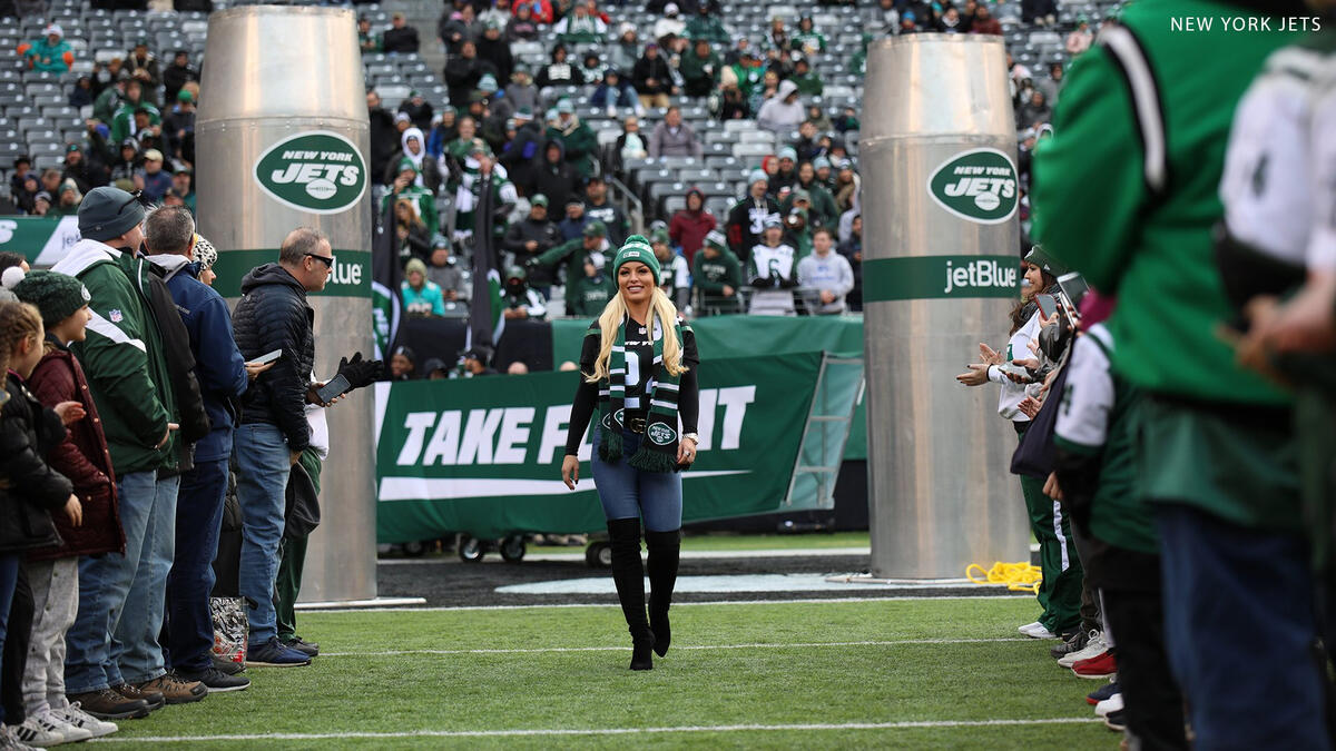 Big Show, Mandy Rose and Mick Foley celebrate Kids Day with the New York  Jets: photos