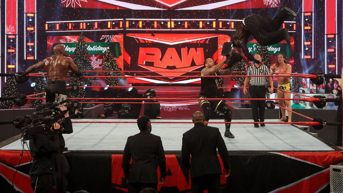 The Must See Images Of Raw Dec 21 Photos Wwe