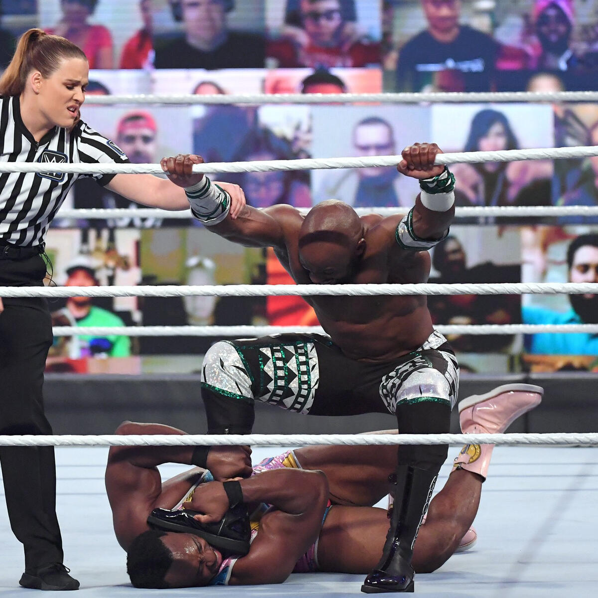 Big E vs. Apollo Crews -- Intercontinental Title Match: photos | WWE