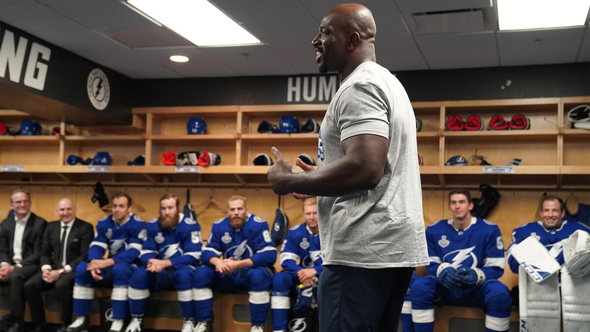 Titus O'Neil presents replica WWE Championship to 2021 Stanley Cup Champion Tampa  Bay Lightning: photos