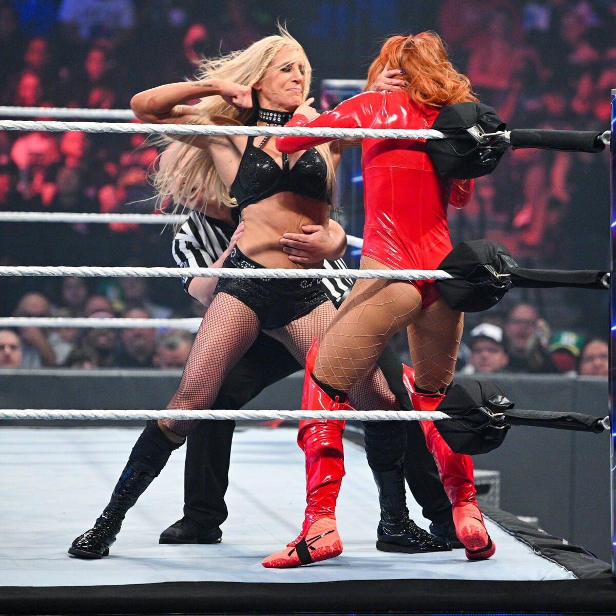 Becky Lynch vs. Charlotte Flair: photos | WWE