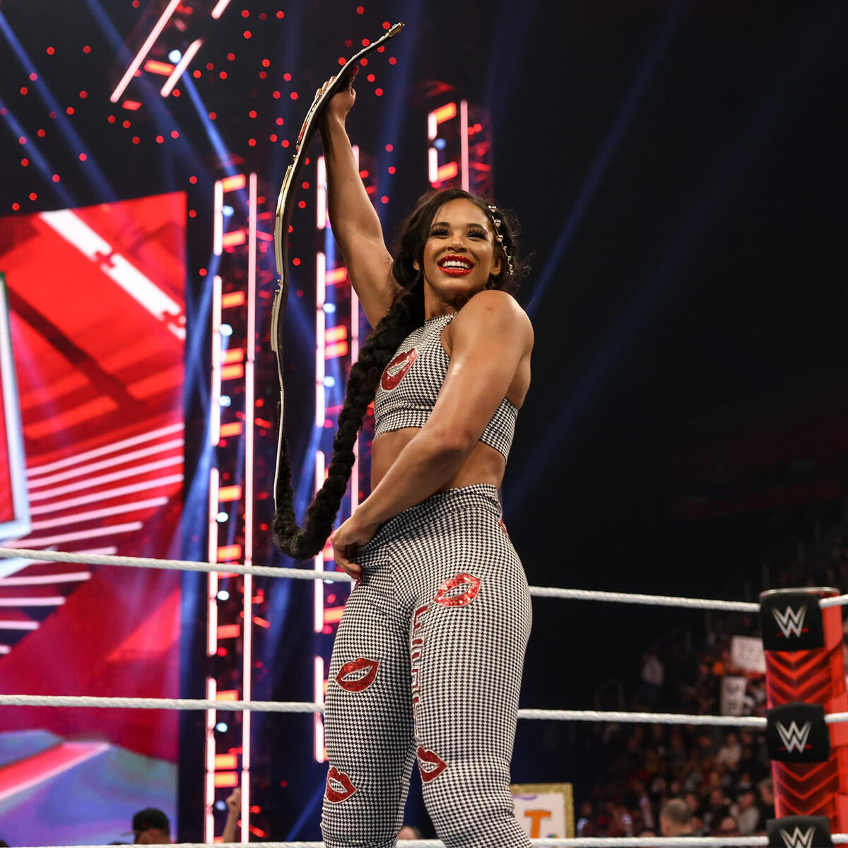 WWE MONDAY NIGHT RAW 11 de Abril del 2022