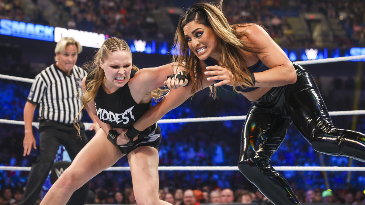 WWE Smackdown: Ronda Rousey Retains Title Against Raquel Gonzalez 2