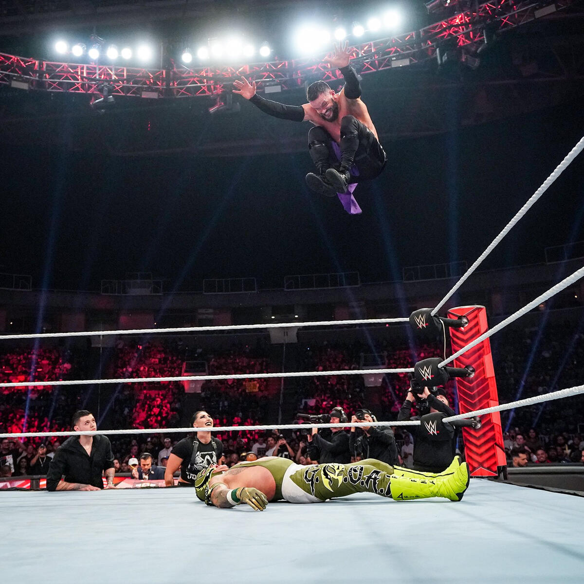 WWE MONDAY NIGHT RAW 19 de Septiembre del 2022