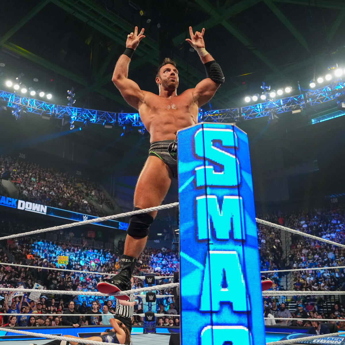 WWE SMACKDOWN 28 de Abril del 2023