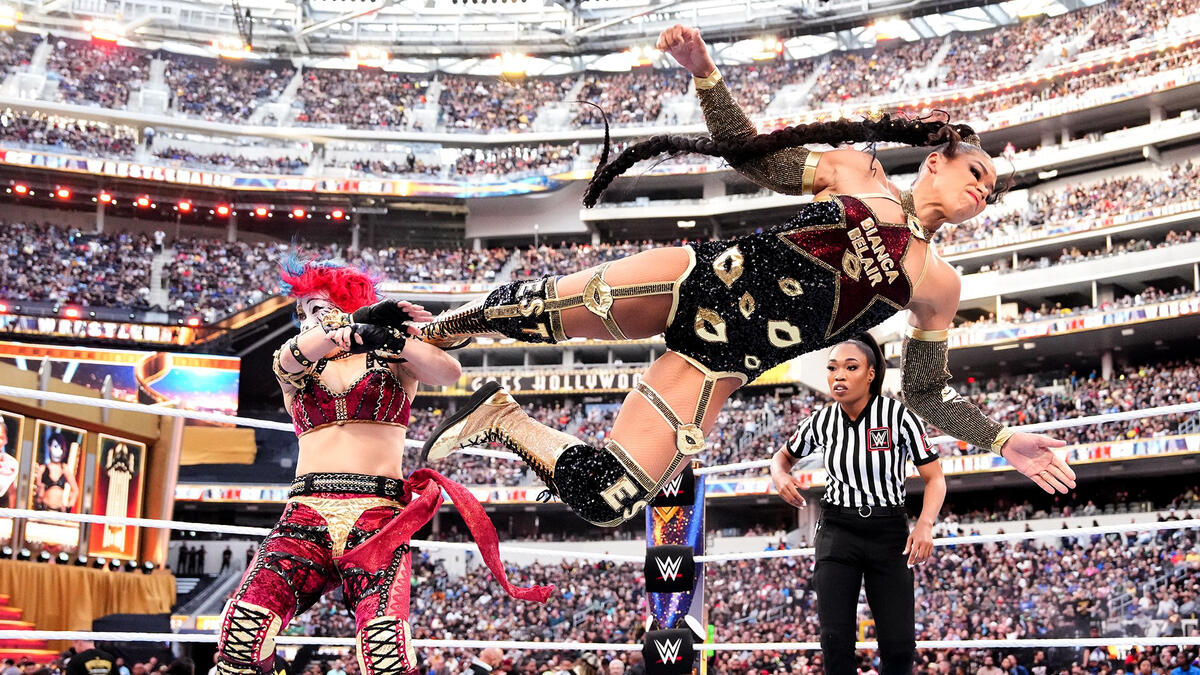 Wrestlemania 39: Top WWE Raw Superstar Continues Her Undefeated Streak 2