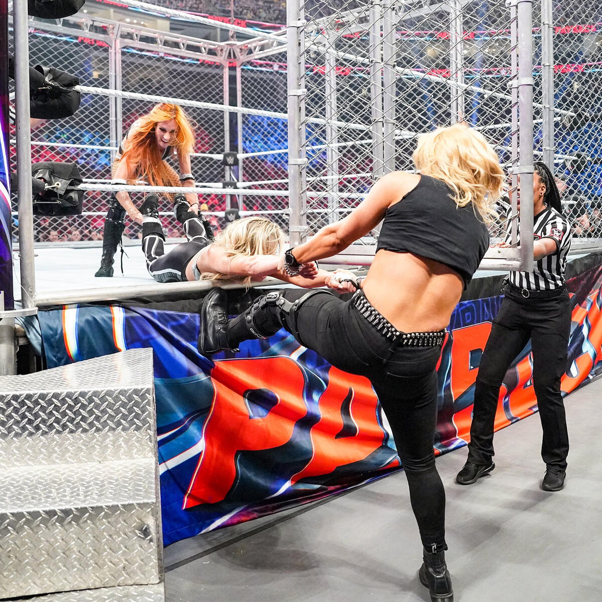 Becky Lynch Reached Out To WWE Legend After Steel Cage Match Against Trish  Stratus - BVM Sports