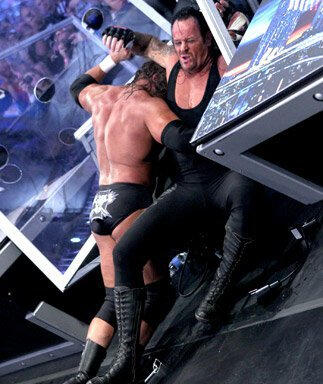 triple h vs enterrador wrestlemania 17