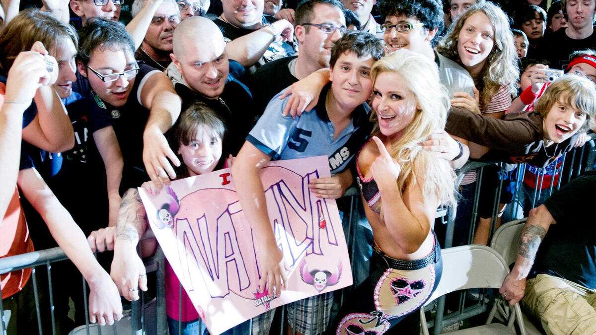 The Best Wwe Fan Signs Photos Wwe