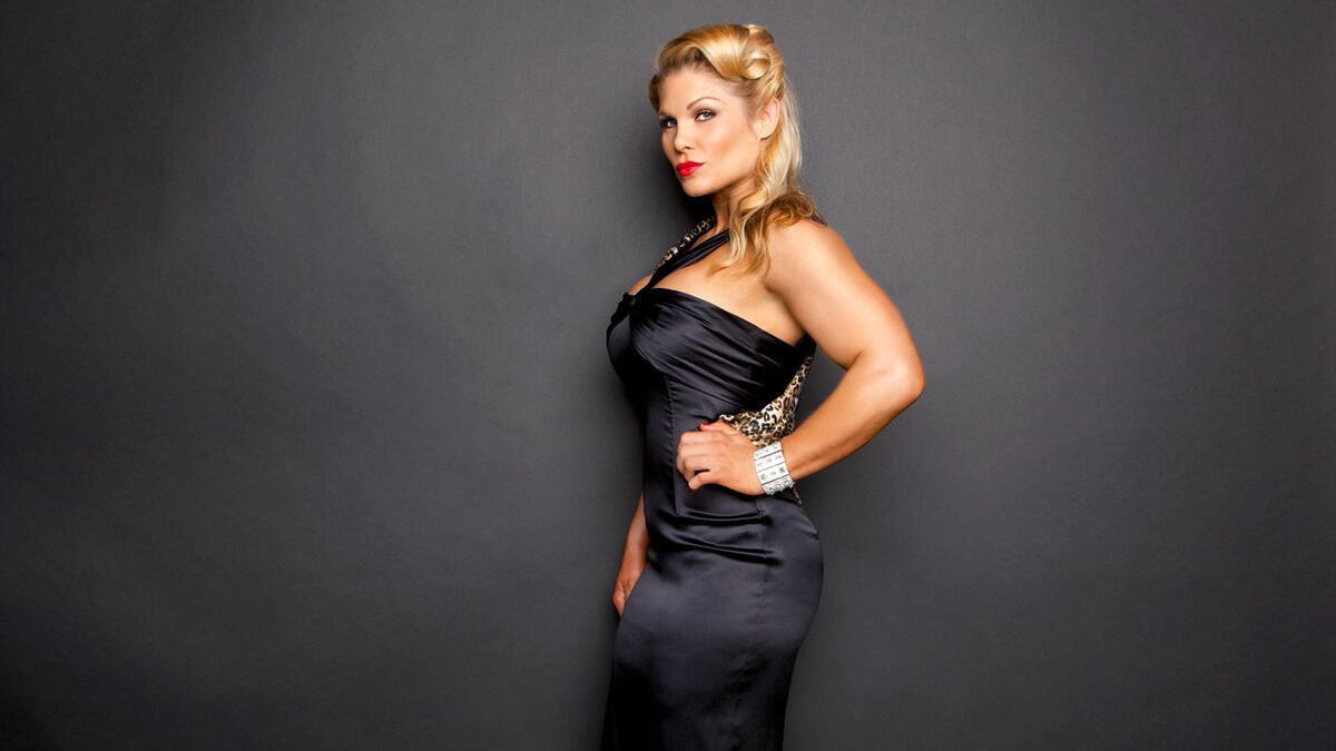 Beth Phoenix in WWE Magazine: photos | WWE