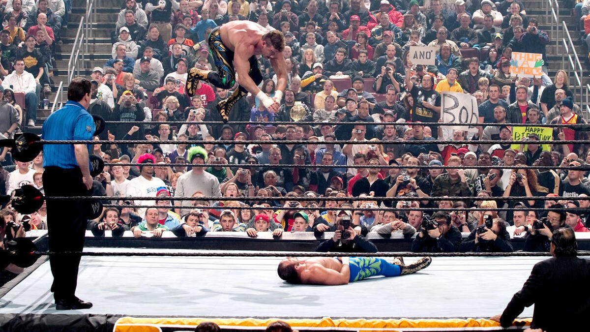 Eddie vs Chavo en Royal Rumble 2004.